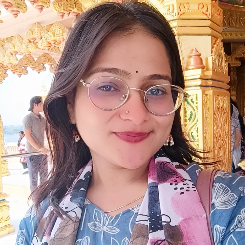 Aastha rathore 1000160695