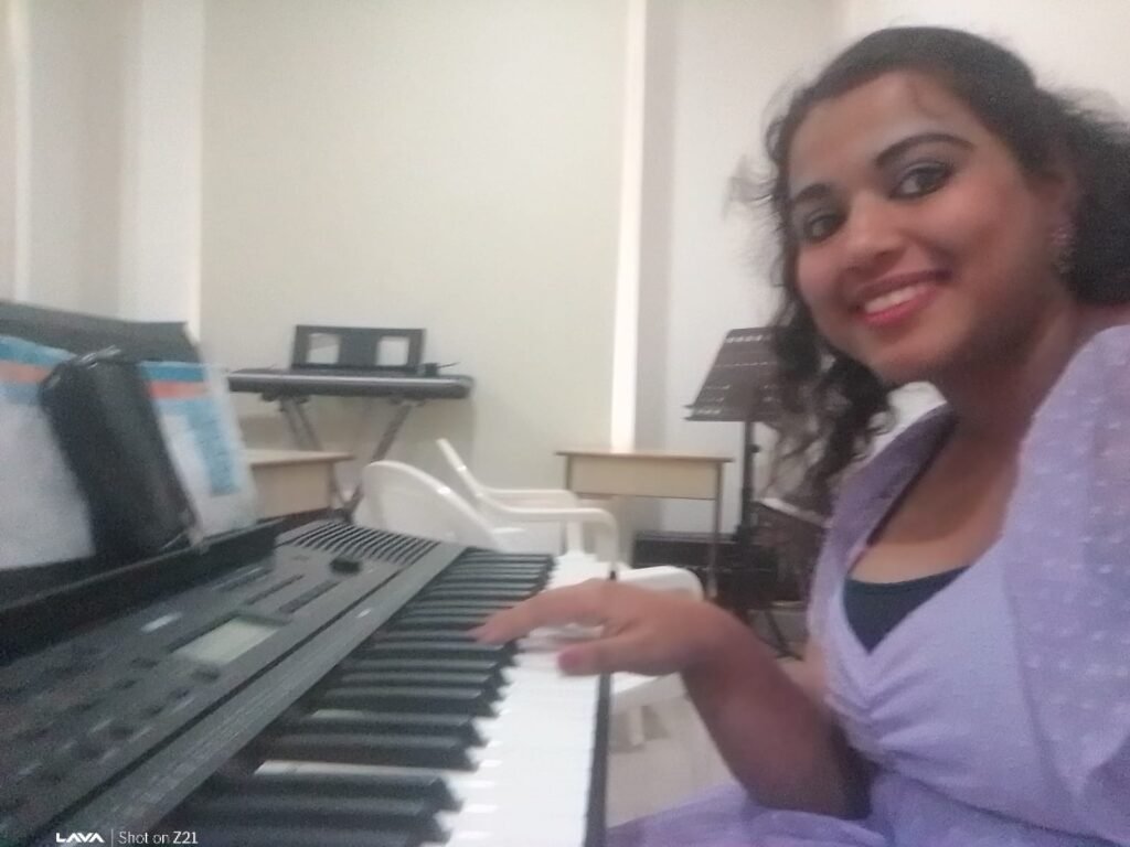 my selfie pic in a music room
