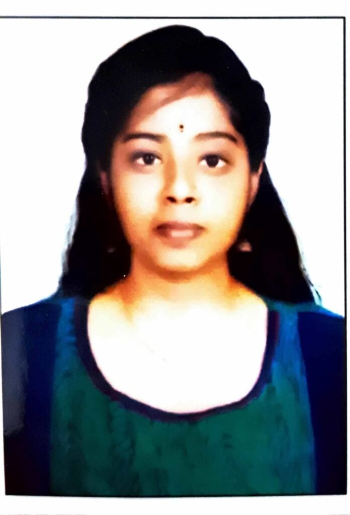 shivani passport size pic